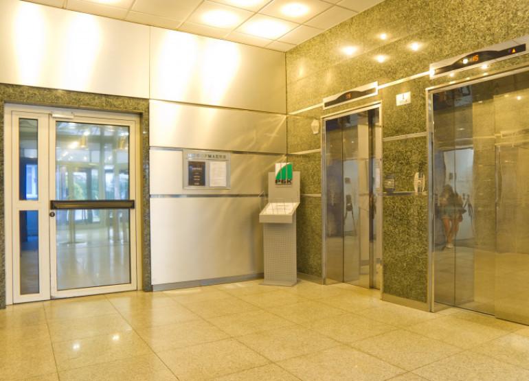 Крылатский: Вид главного лифтового холла